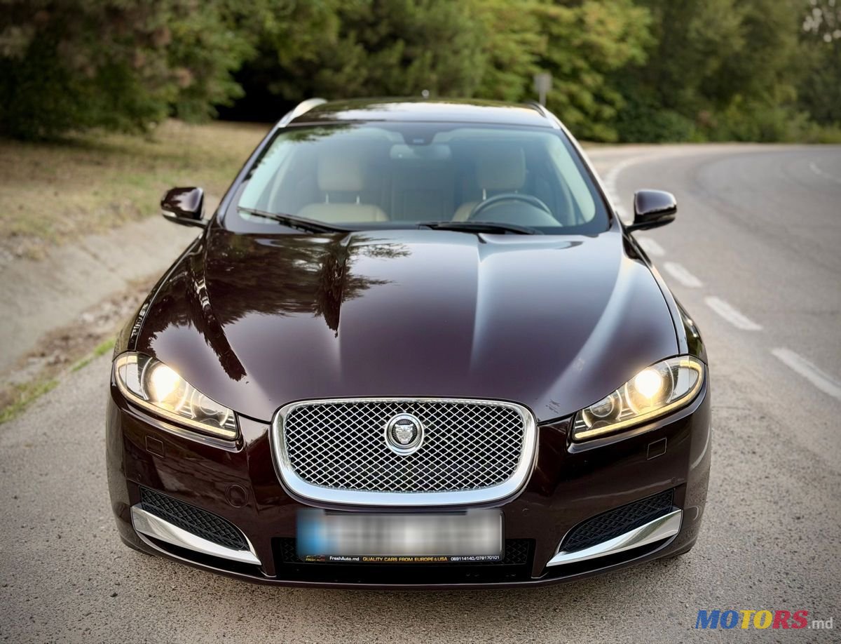 2014' Jaguar XF photo #3