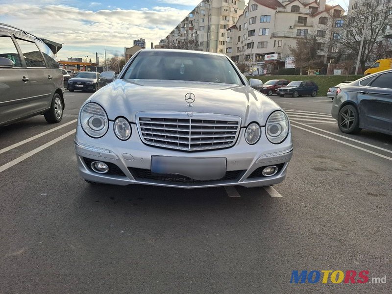 2008' Mercedes-Benz E-Class photo #3