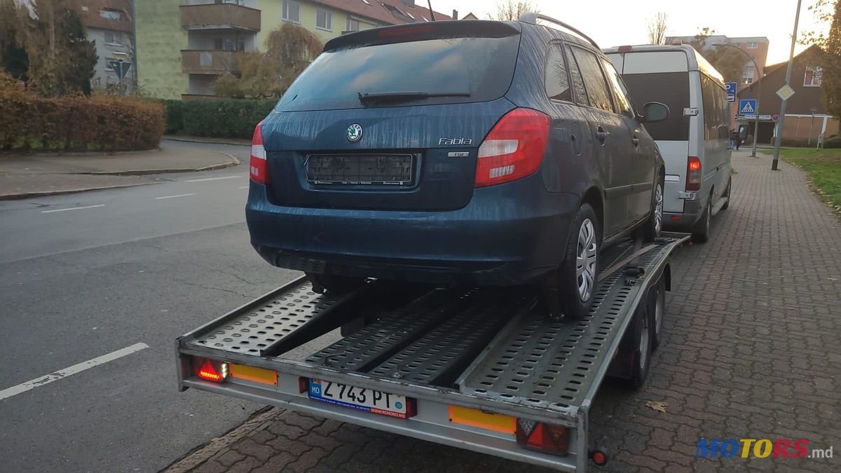 2013' Skoda Fabia photo #3