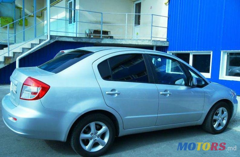 2011' Suzuki SX4 photo #2