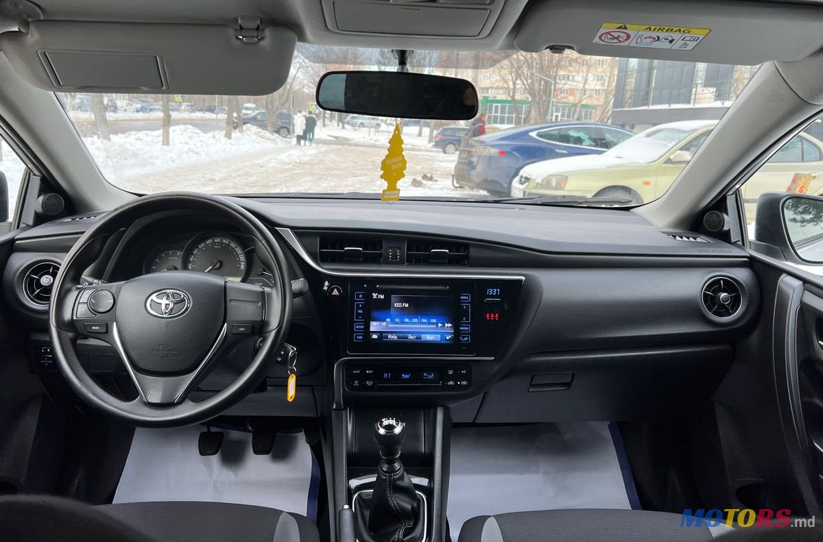 2016' Toyota Auris photo #6