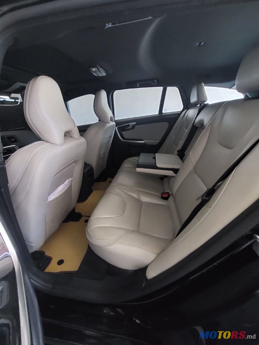 2016' Volvo V60 photo #3