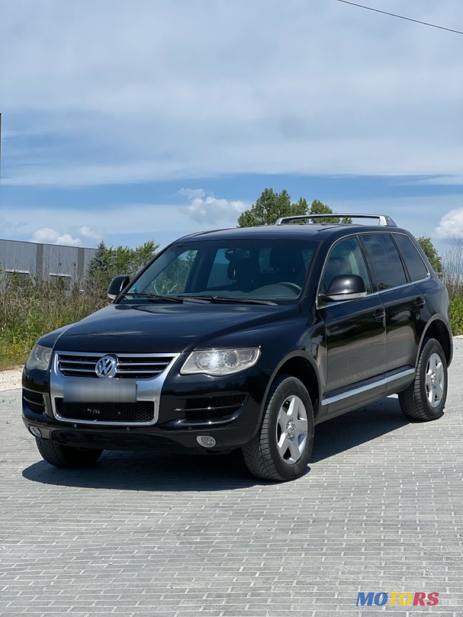 2008' Volkswagen Touareg photo #3