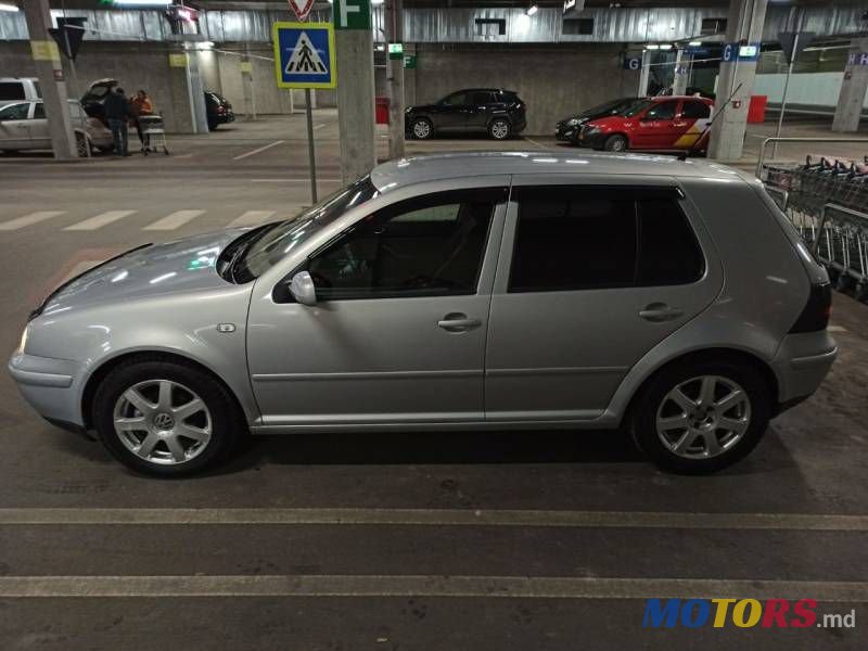 2001' Volkswagen Golf photo #2