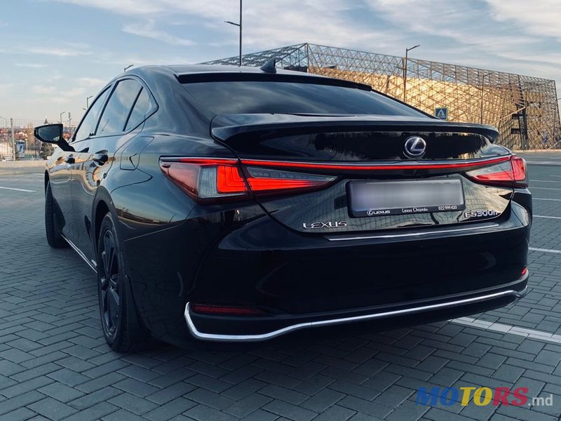 2021' Lexus Es Series photo #3