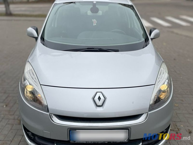 2012' Renault Grand Scenic photo #1