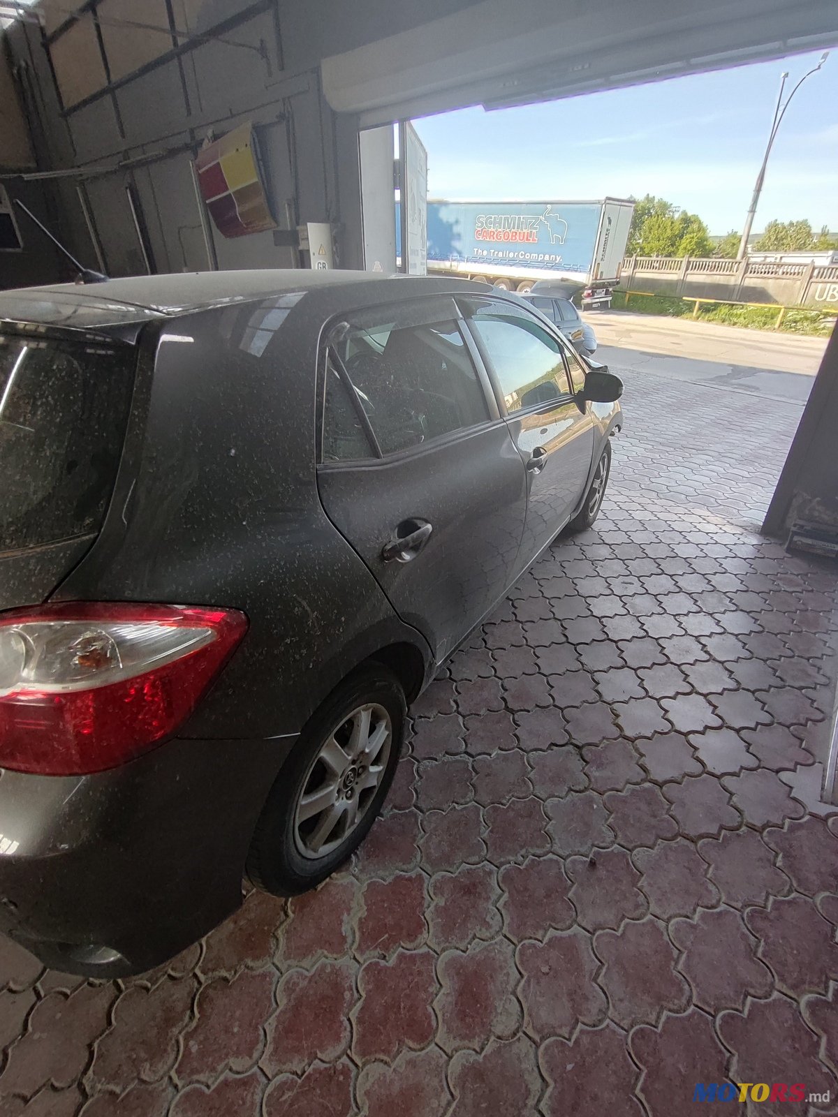 2010' Toyota Auris photo #3