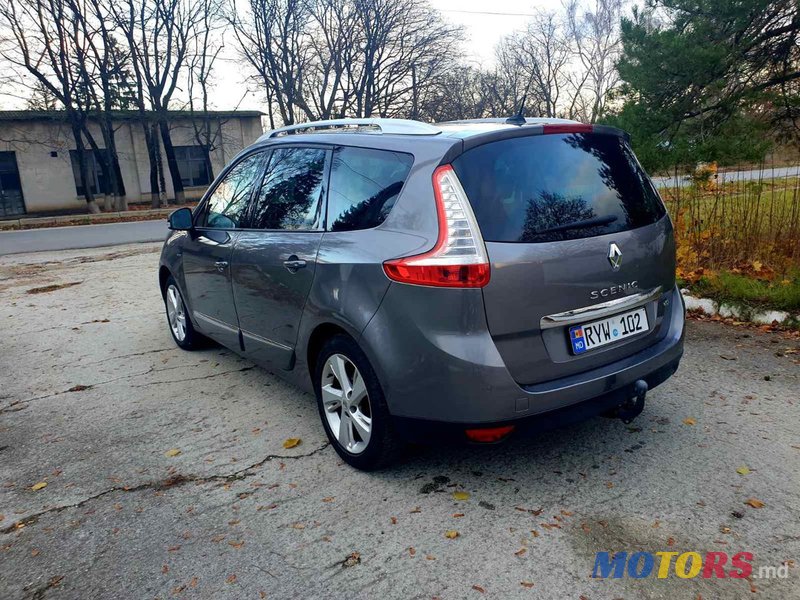 2013' Renault Grand Scenic photo #3