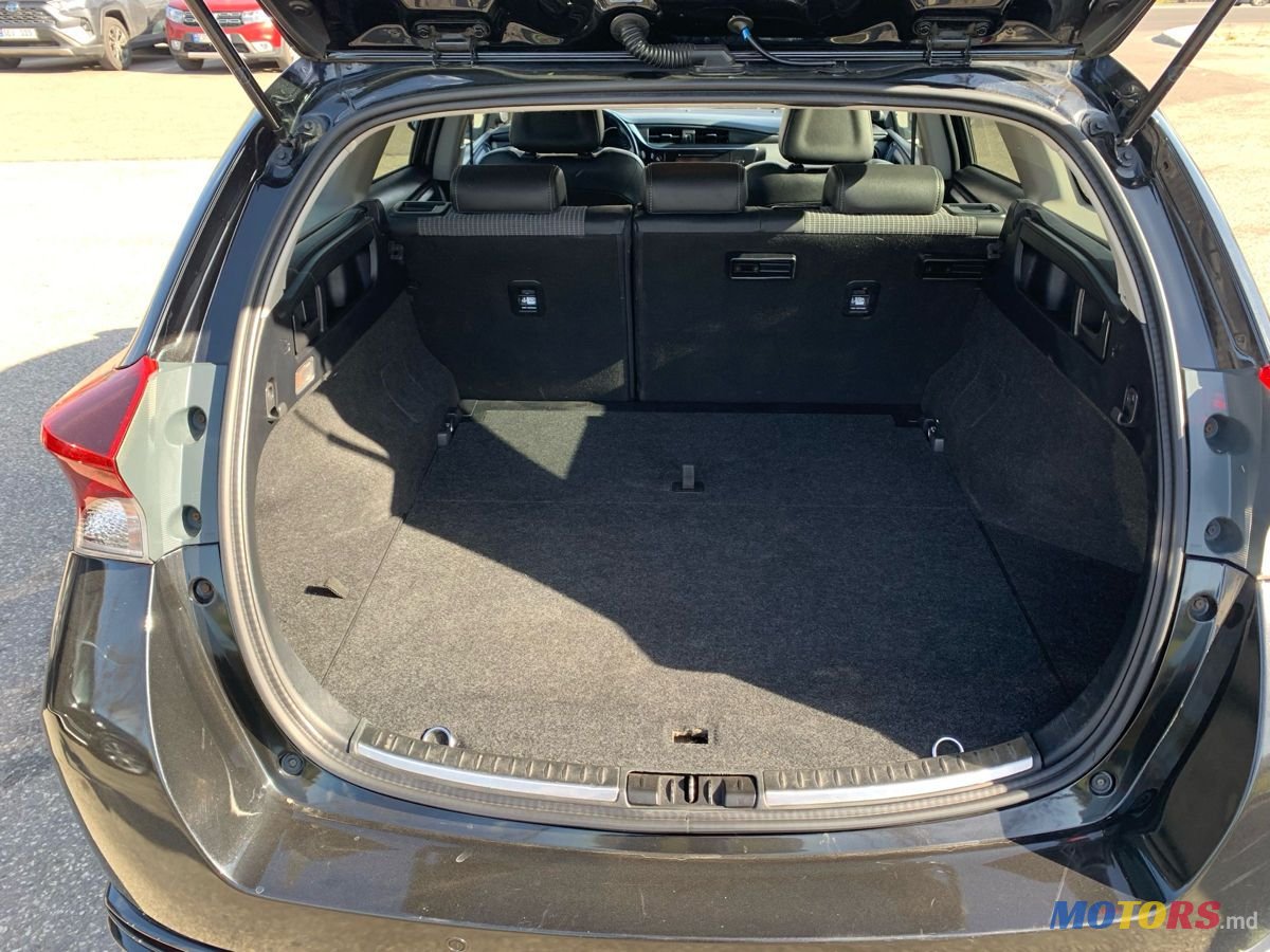 2016' Toyota Auris photo #6