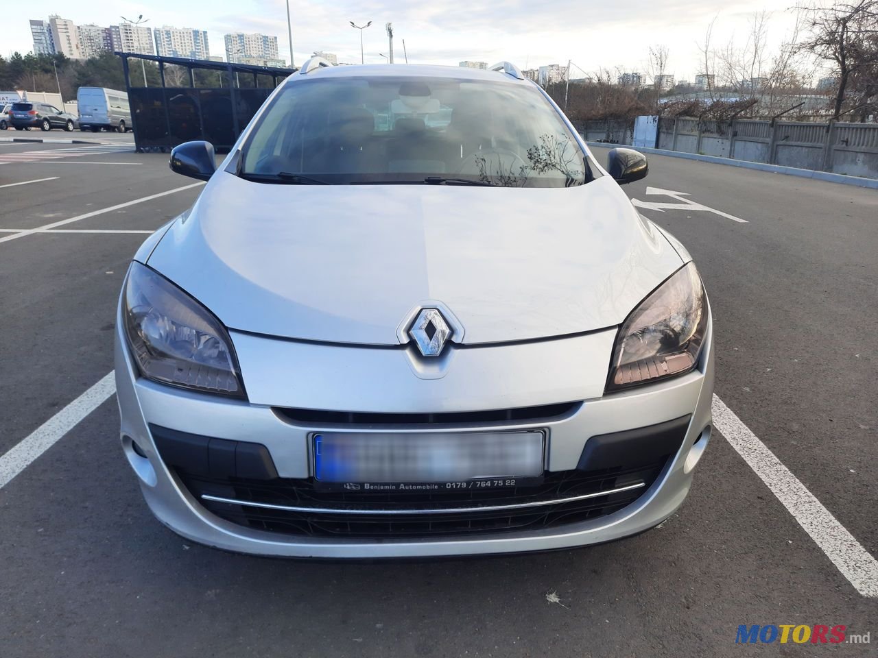 2011' Renault Megane photo #4