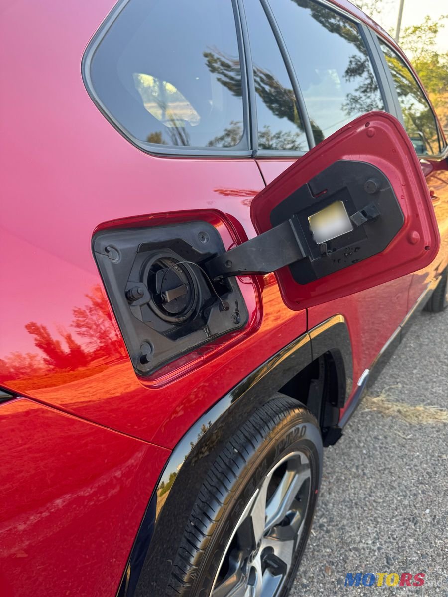 2021' Toyota RAV4 photo #6