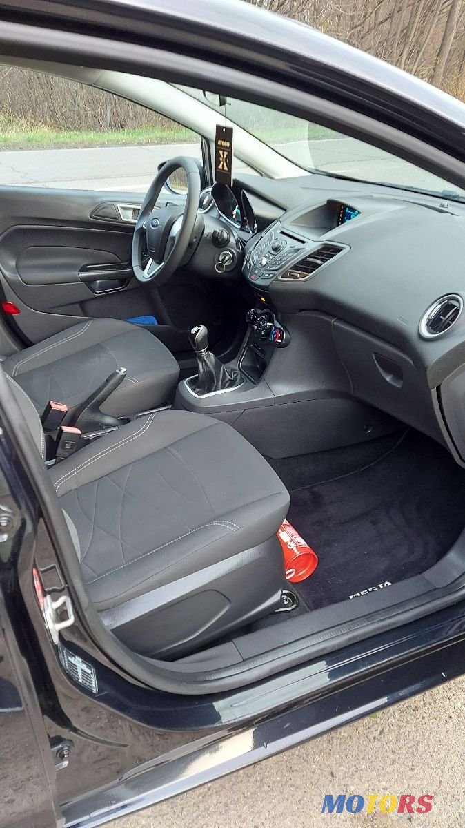 2013' Ford Fiesta photo #4