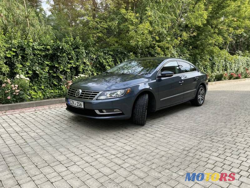 2013' Volkswagen Passat photo #1