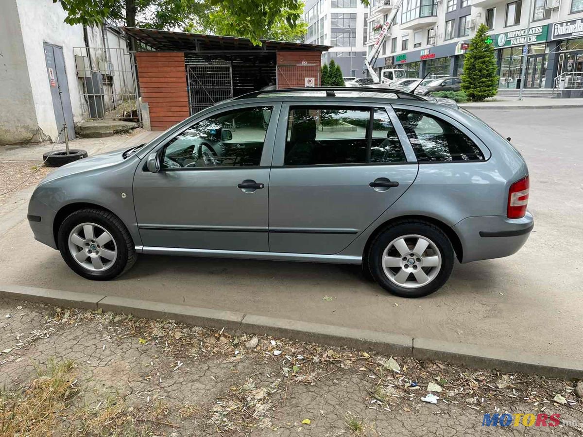 2007' Skoda Fabia photo #3