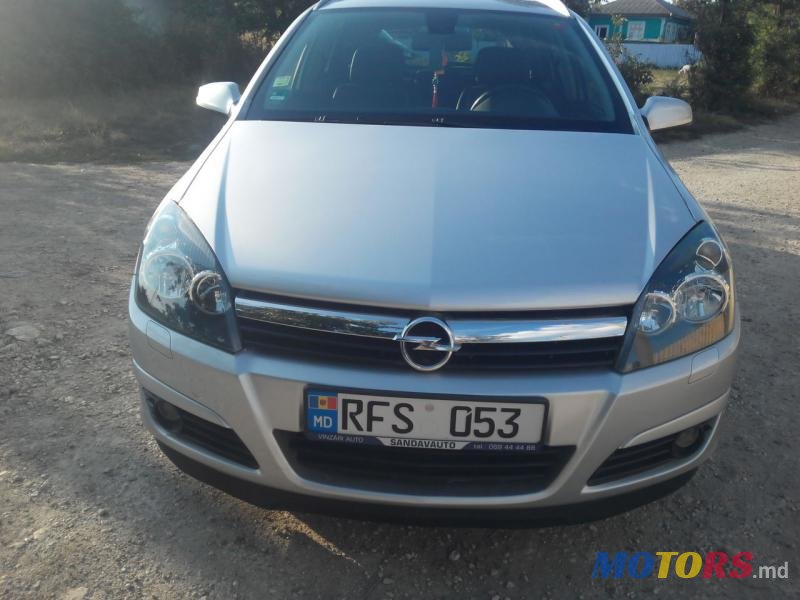 2005' Opel Astra photo #1