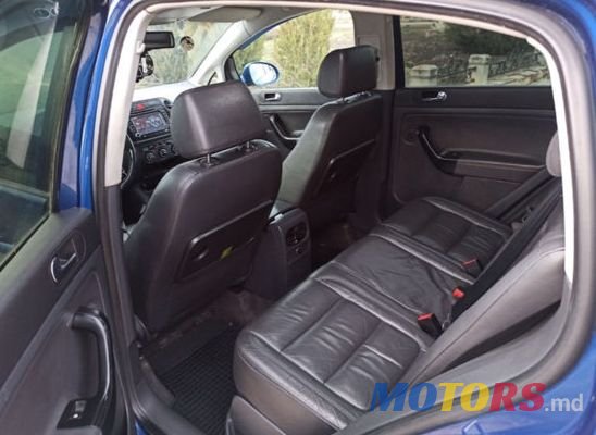 2005' Volkswagen Golf photo #4