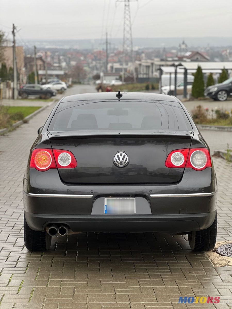 2008' Volkswagen Passat photo #5