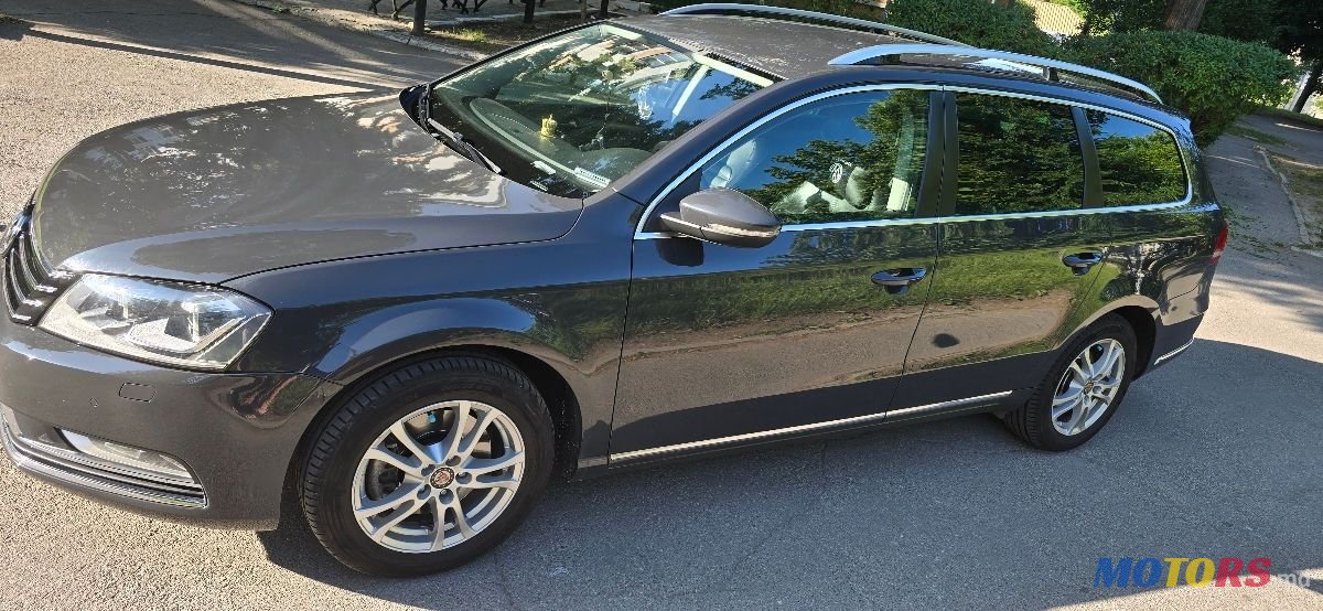 2013' Volkswagen Passat photo #2