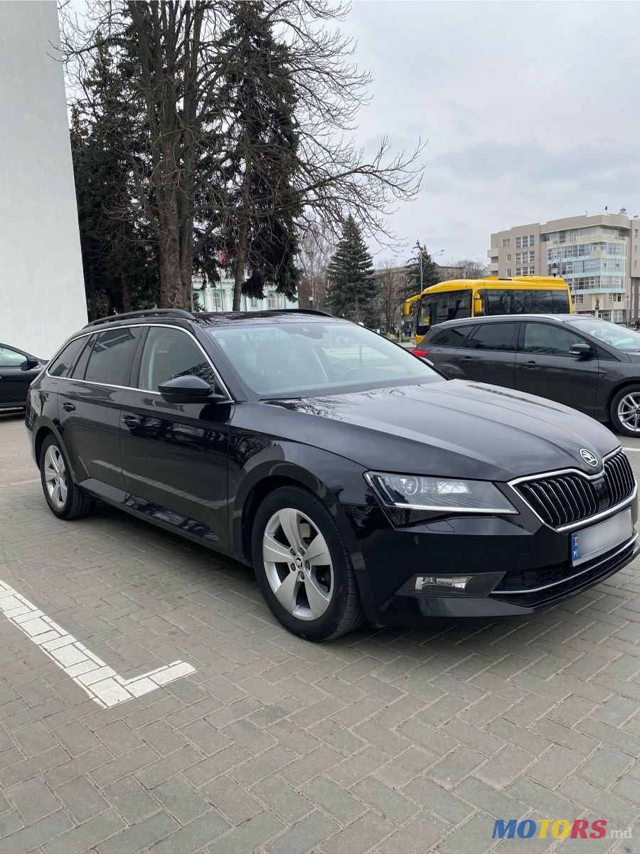 2019' Skoda Superb photo #2