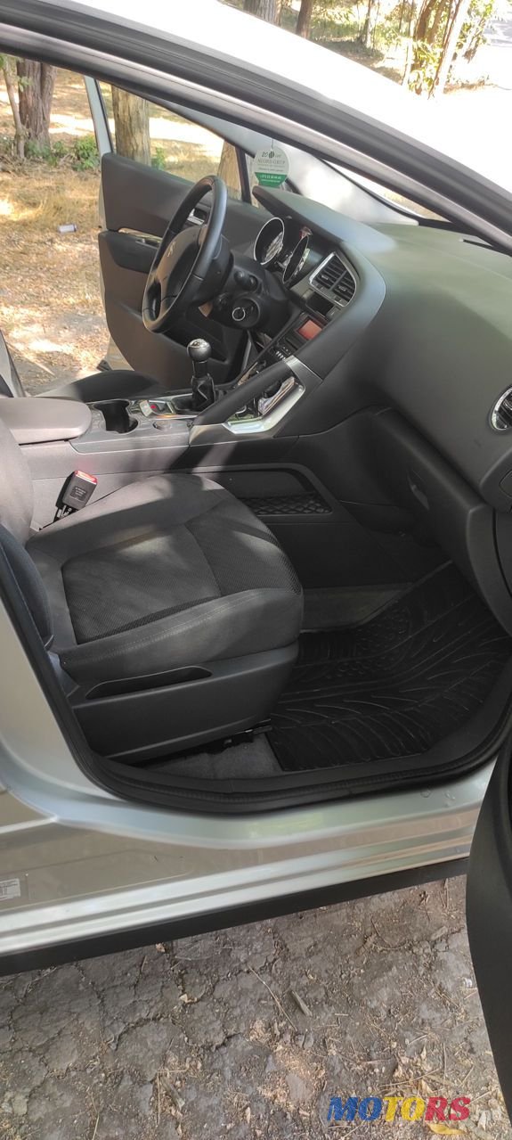 2014' Peugeot 3008 photo #5