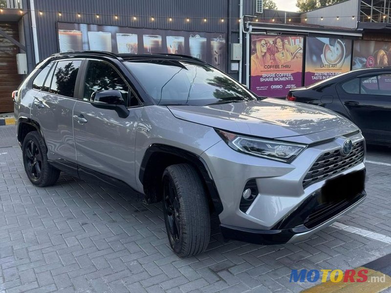 2021' Toyota RAV4 photo #2