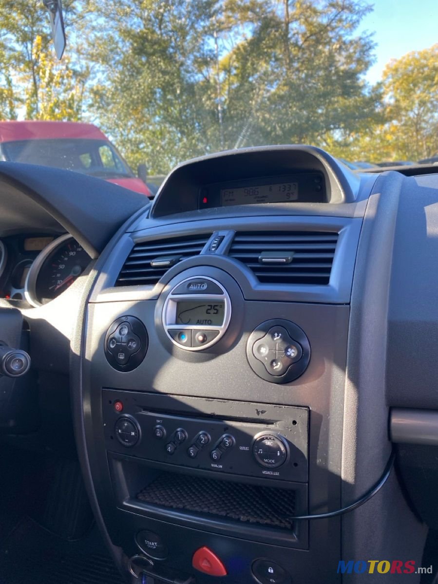 2007' Renault Megane photo #6