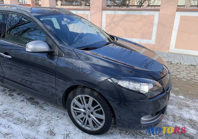 2011' Renault Megane photo #1