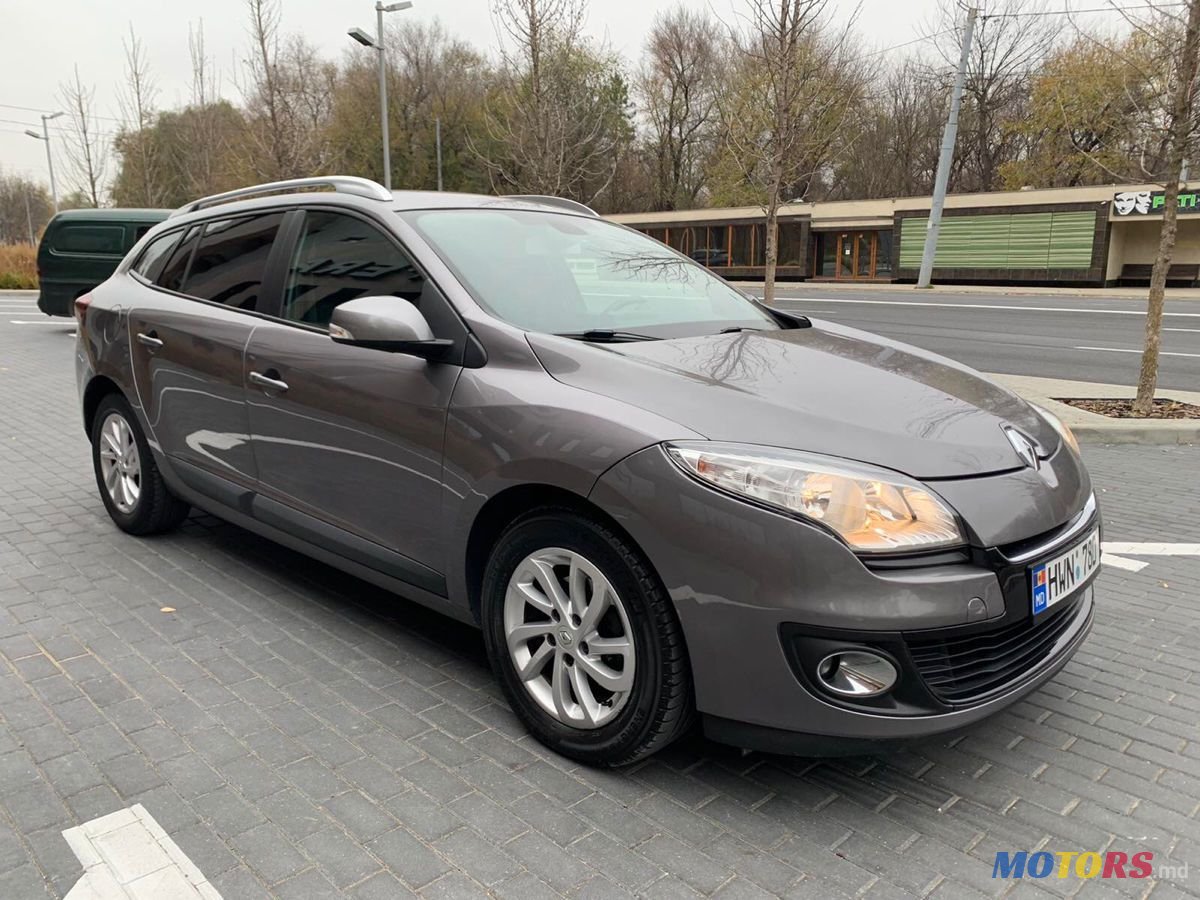 2012' Renault Megane photo #2