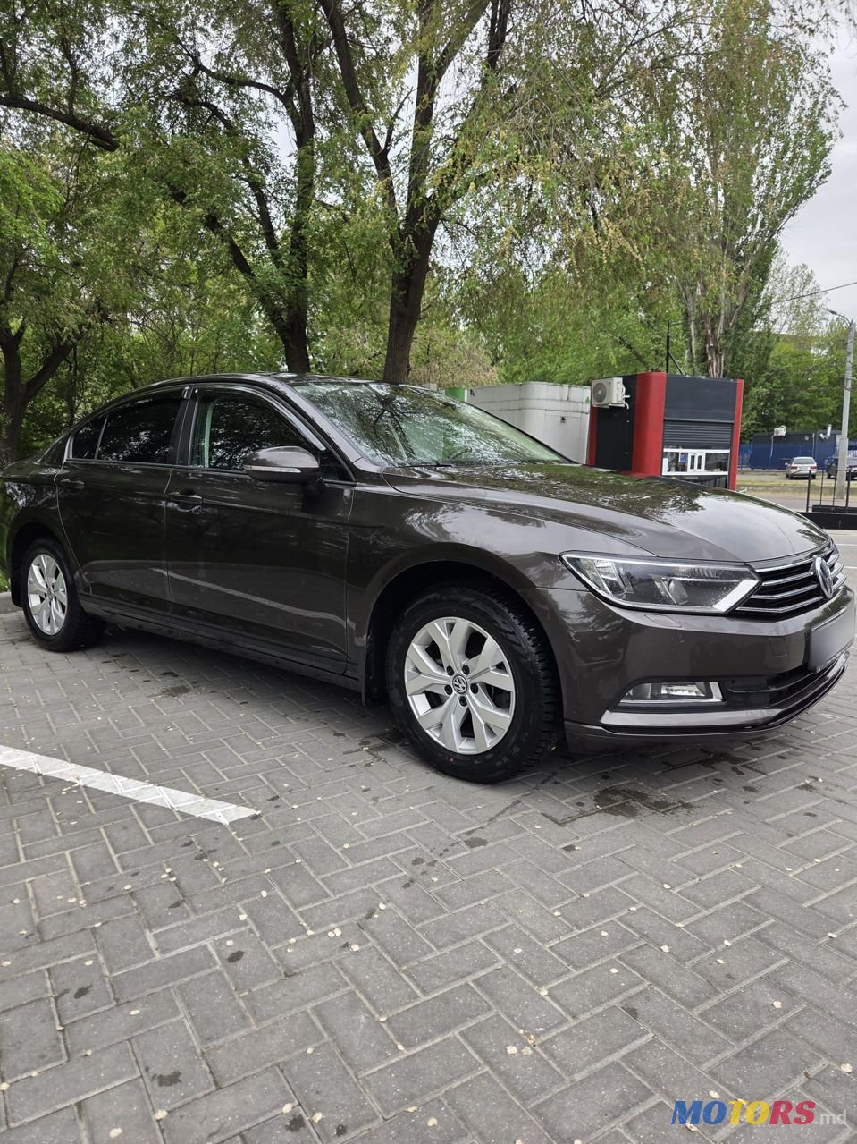 2016' Volkswagen Passat photo #6