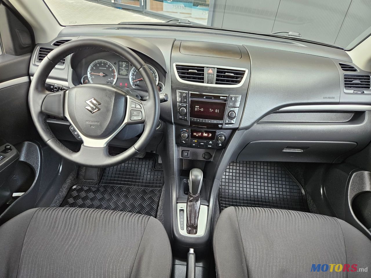 2013' Suzuki Swift photo #5