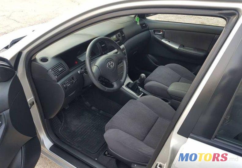 2004' Toyota Corolla photo #2