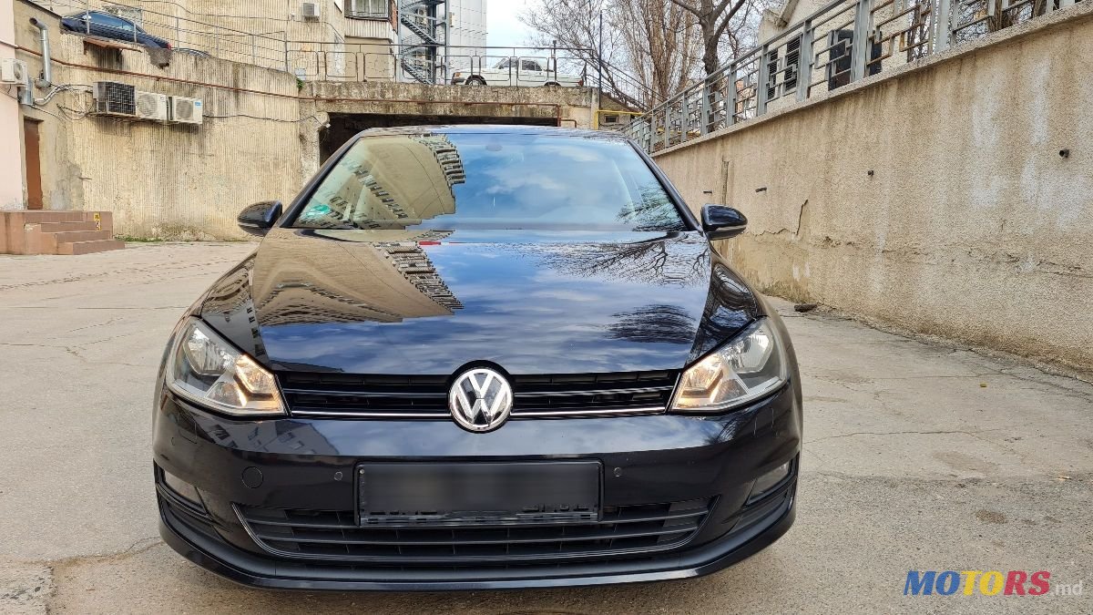 2016' Volkswagen Golf photo #2