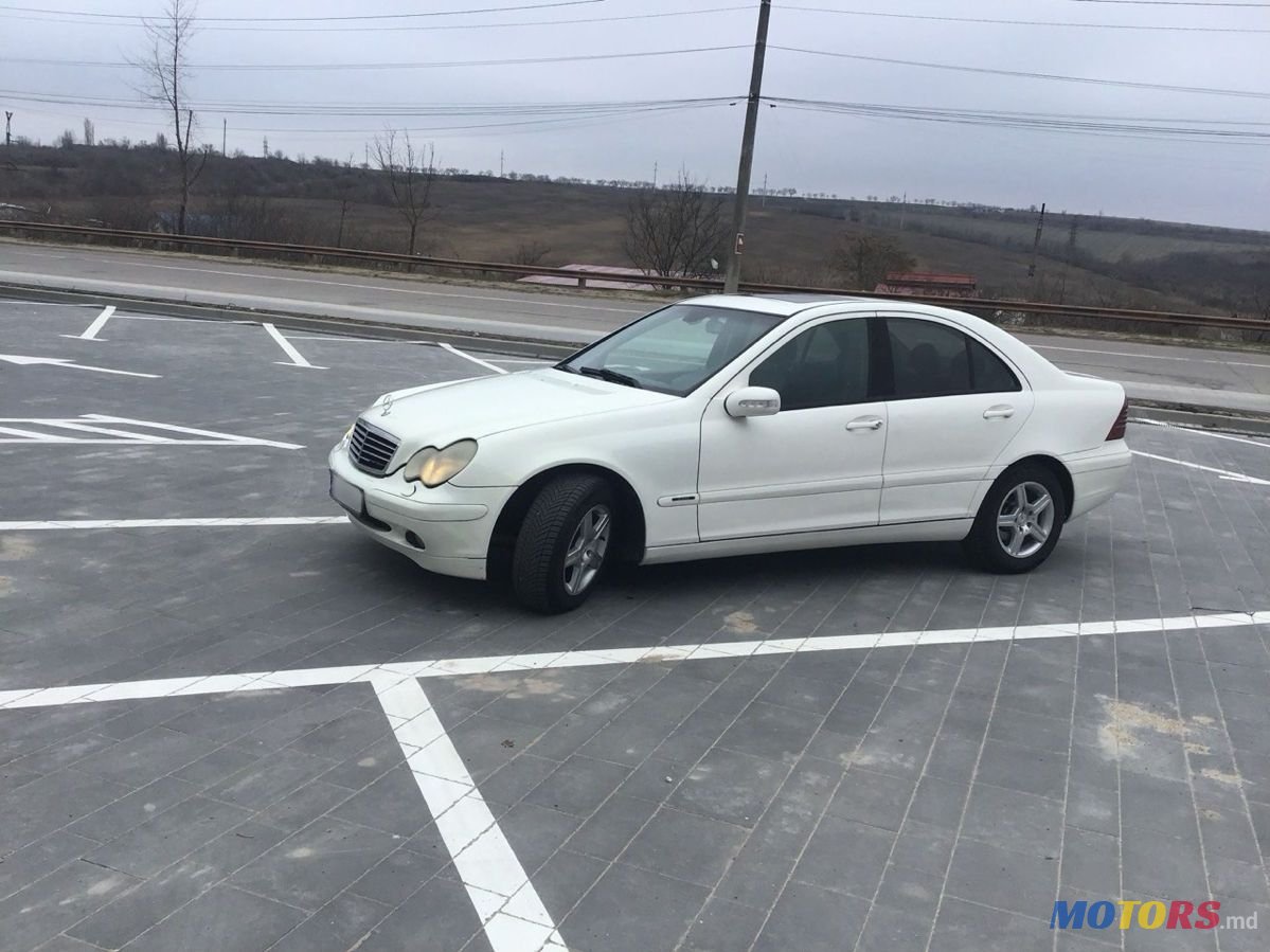 2004' Mercedes-Benz C-Class photo #6
