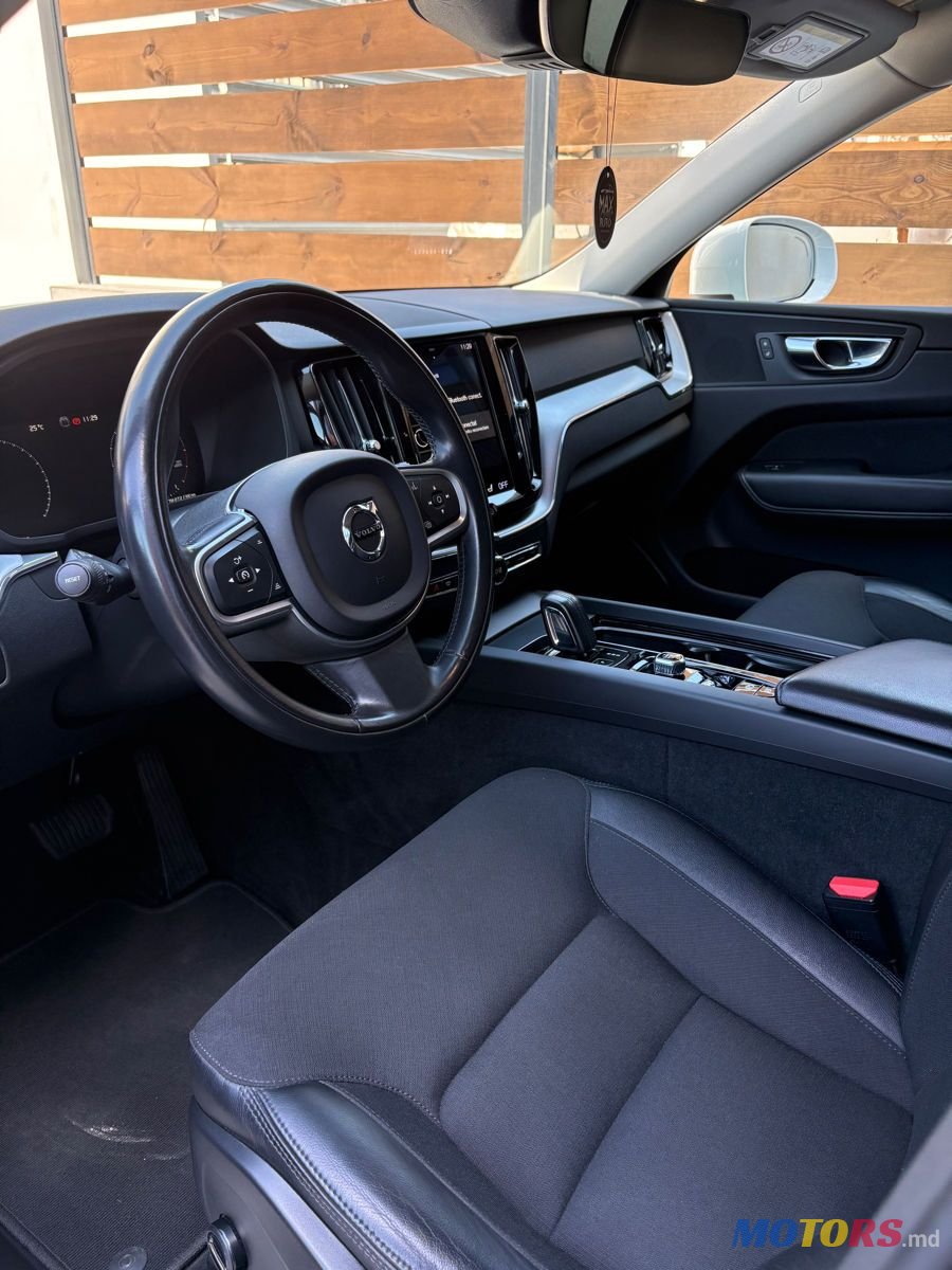 2021' Volvo XC60 photo #5