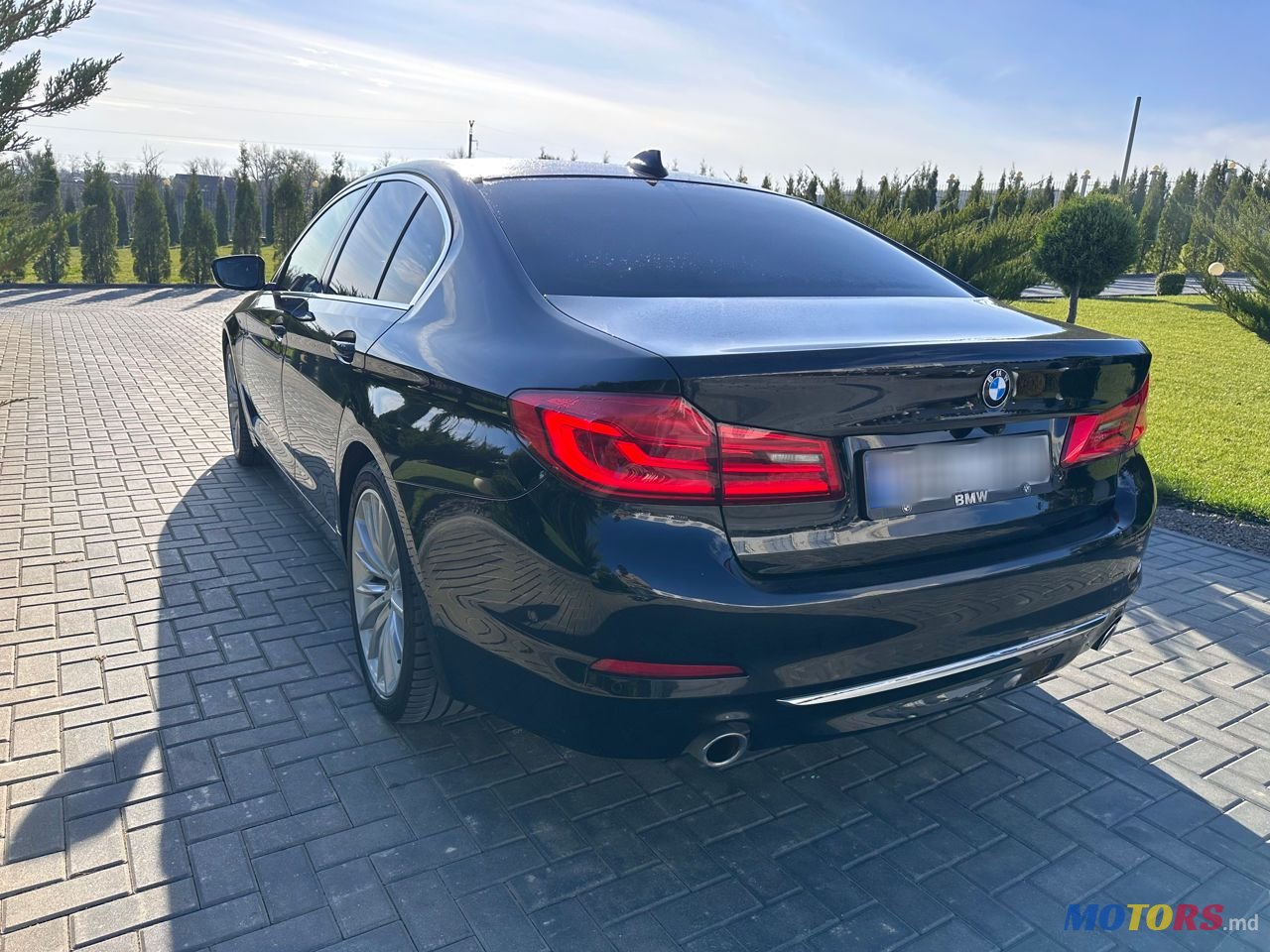 2020' BMW 5 Series photo #2