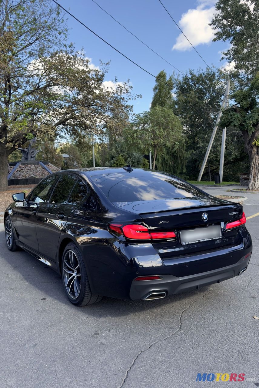 2020' BMW 5 Series photo #4