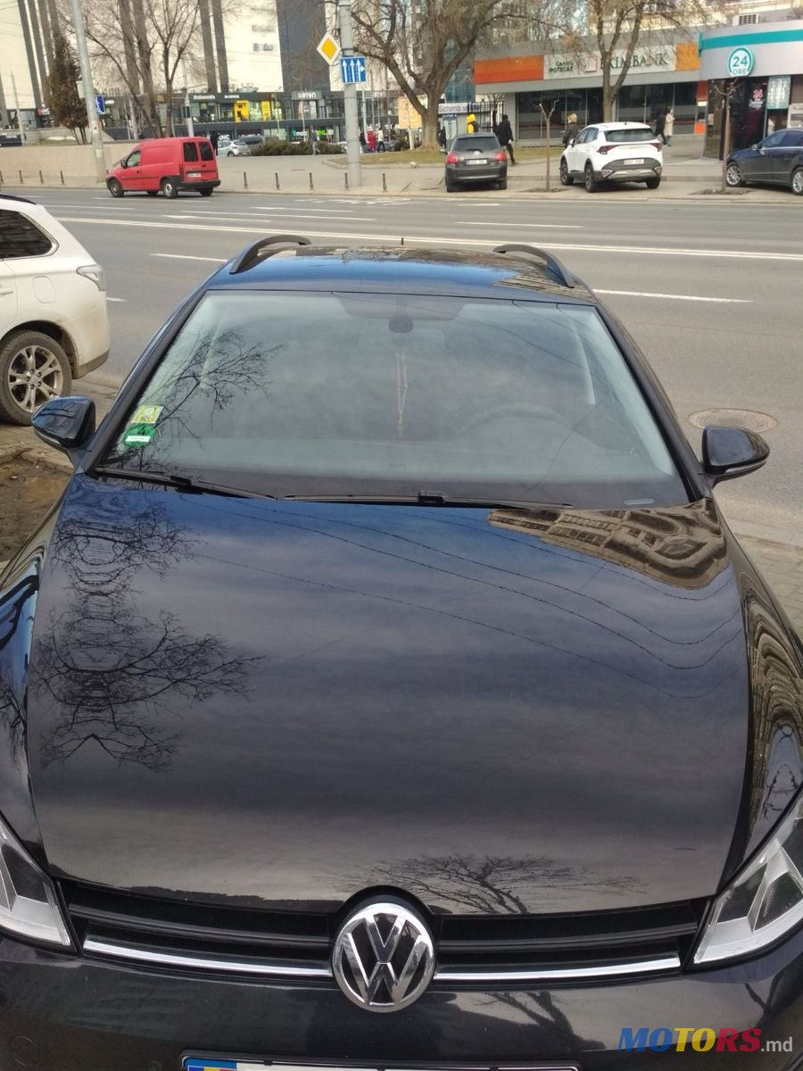 2016' Volkswagen Golf photo #2