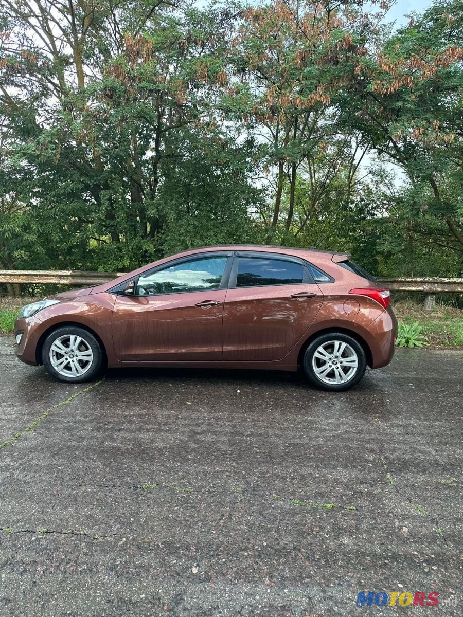 2012' Hyundai i30 photo #6