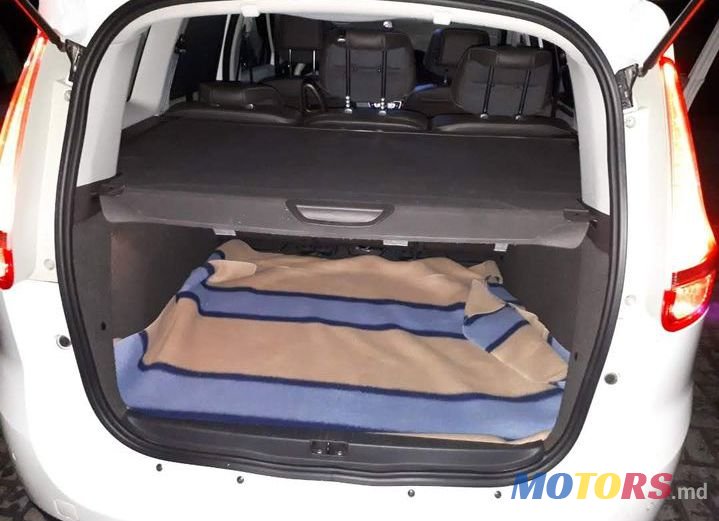 2011' Renault Grand Scenic photo #5