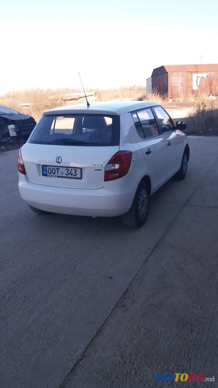 2011' Skoda Fabia photo #3