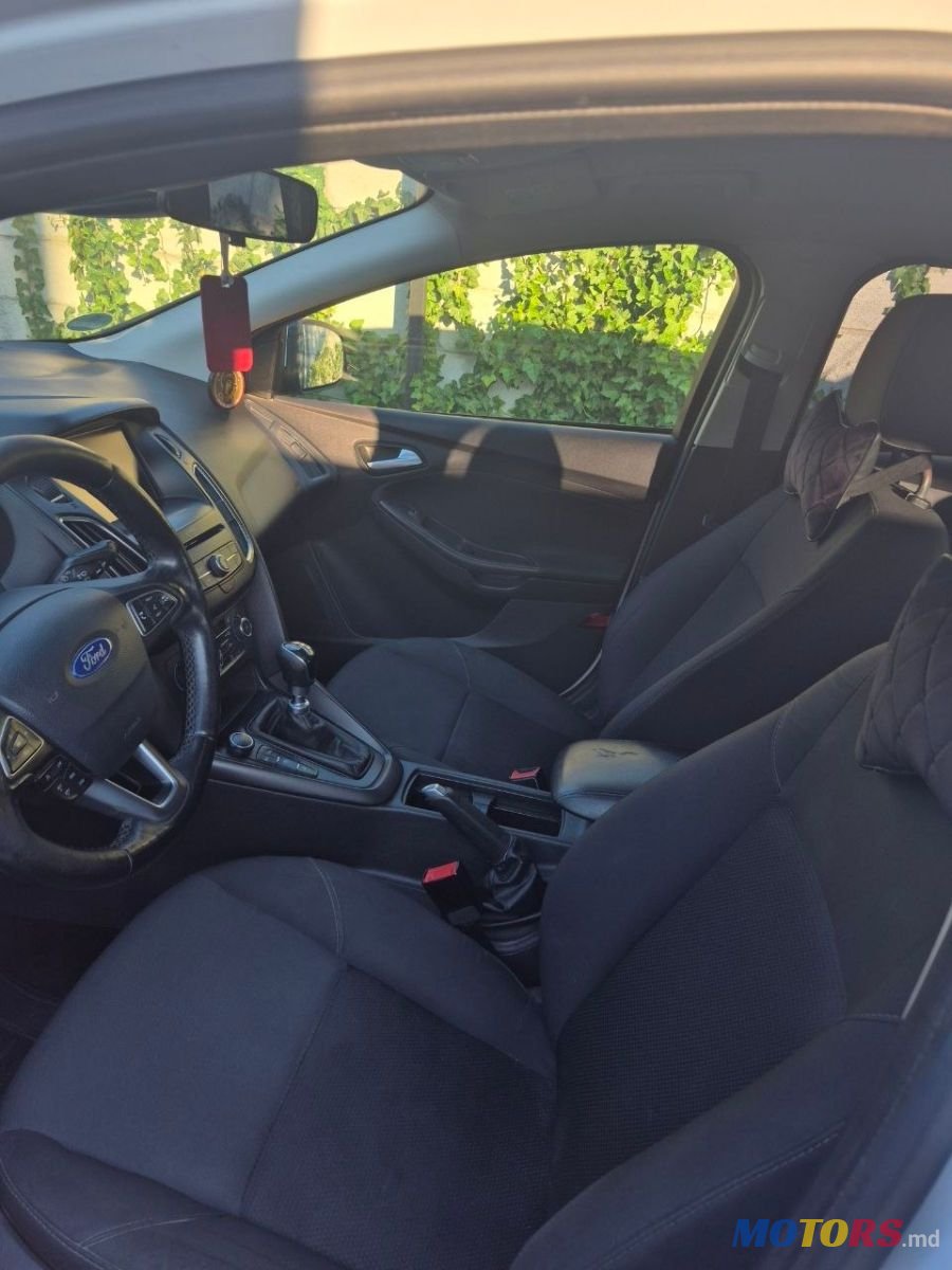 2016' Ford Focus photo #6