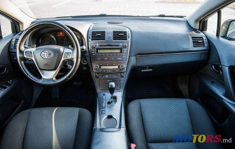 2010' Toyota Avensis photo #1