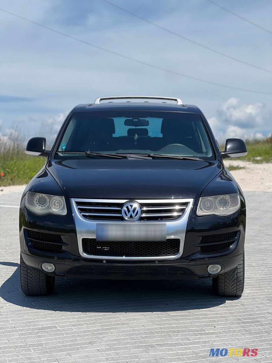 2008' Volkswagen Touareg photo #2