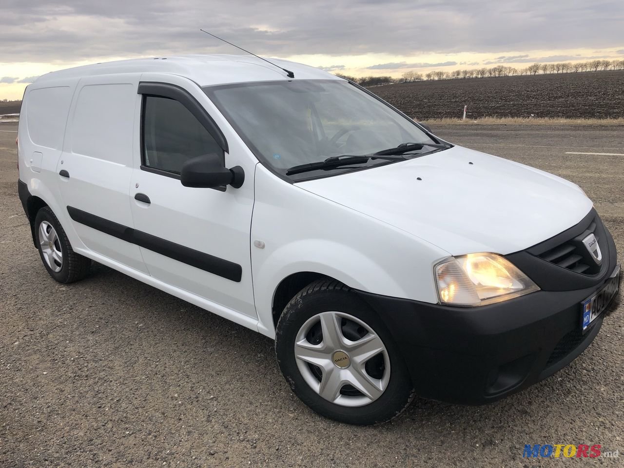 2010' Dacia Logan photo #3