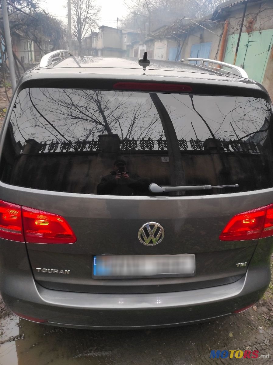 2013' Volkswagen Touran photo #2