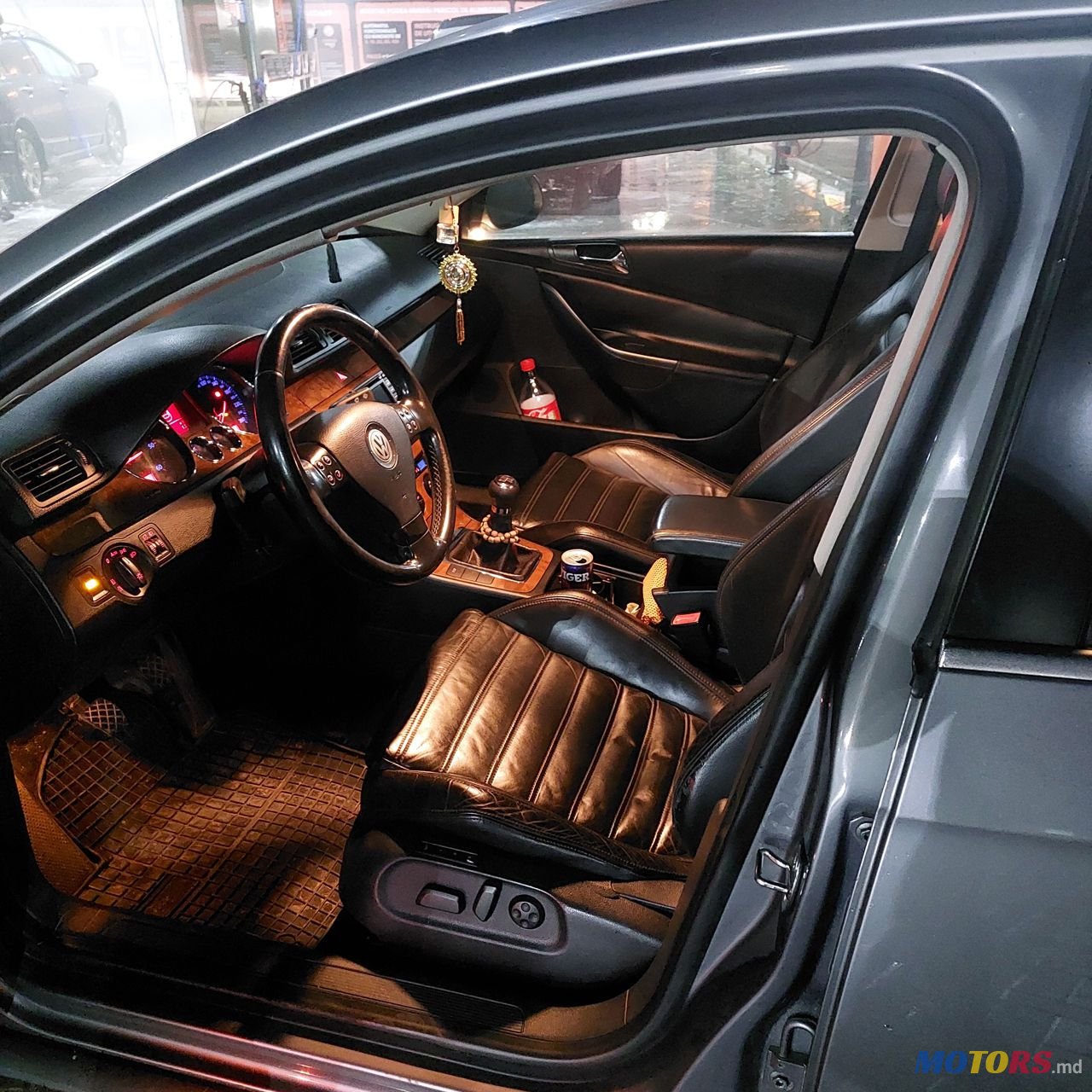 2006' Volkswagen Passat photo #5