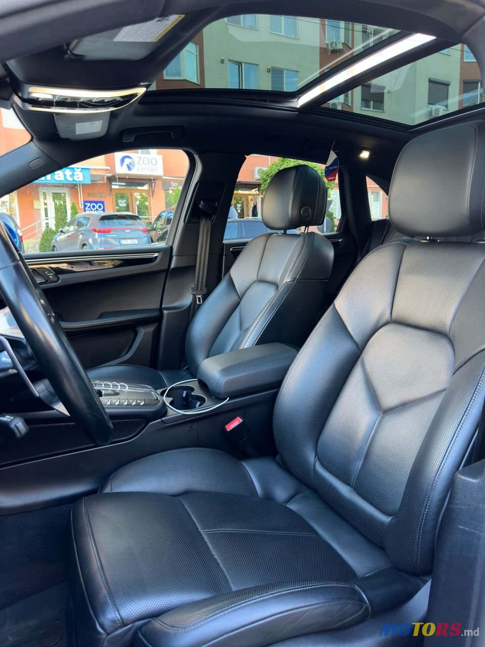 2018' Porsche Macan photo #5