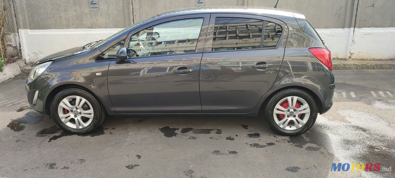 2013' Opel Corsa photo #2