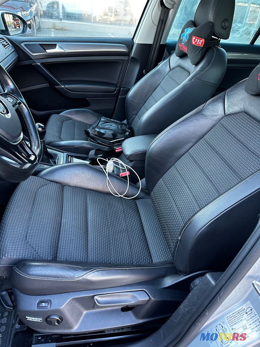 2016' Volkswagen Golf photo #4