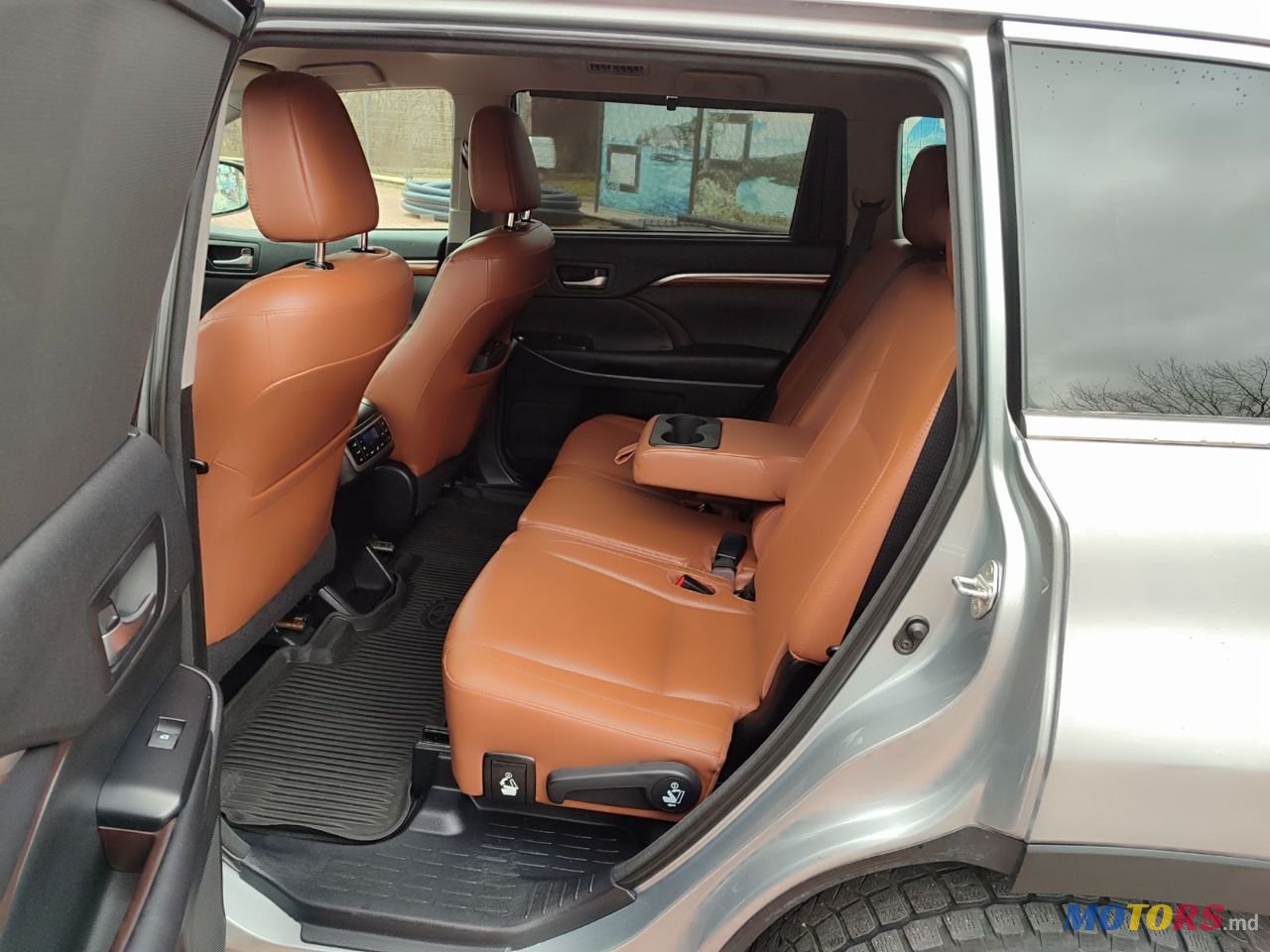 2017' Toyota Highlander photo #5